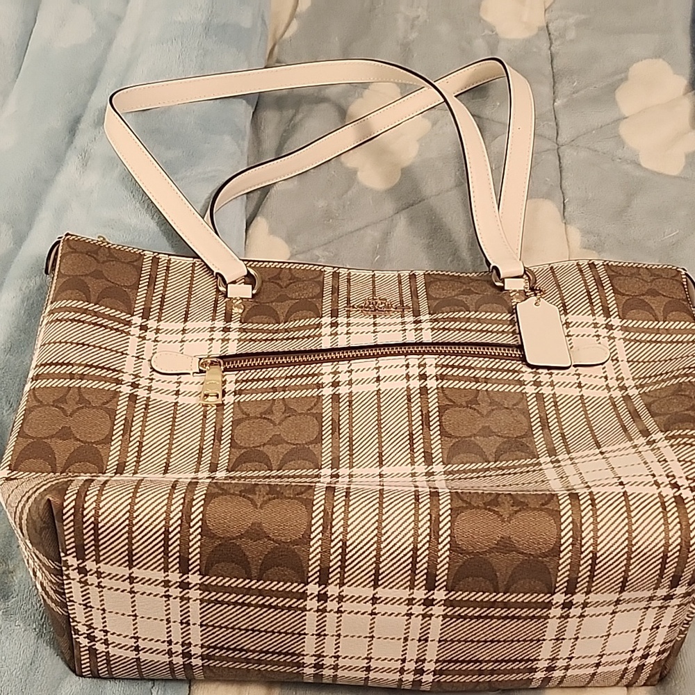 Nwt Coach Signature Plaid Zippered Tote